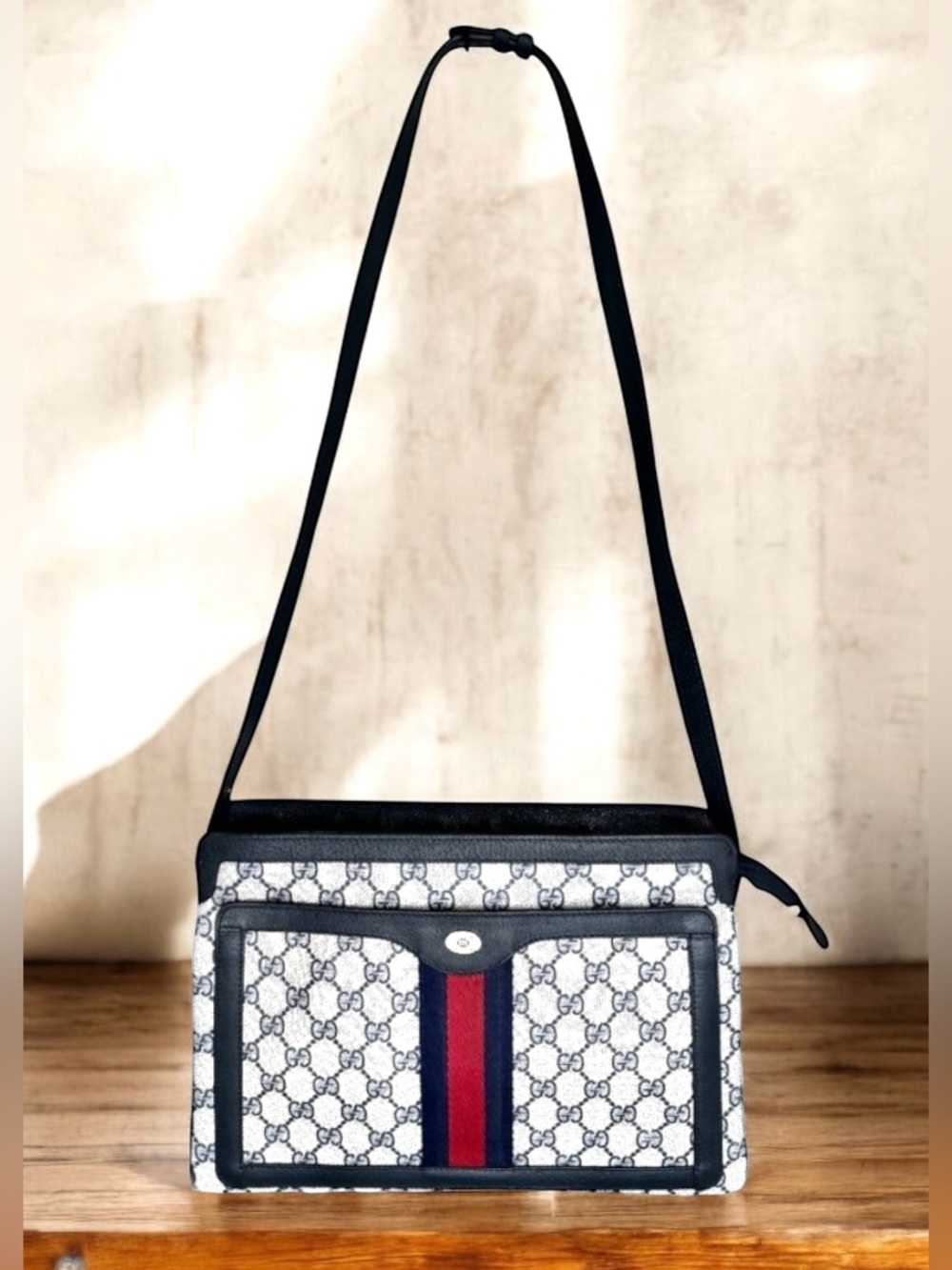 GUCCI GG Supreme Ophidia Vintage Shoulder Bag